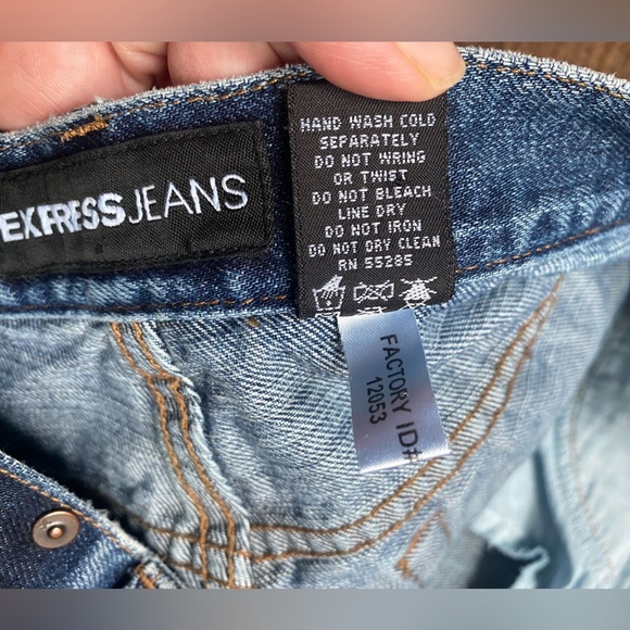 EXPRESS jeans embroidered studded denim 9/10 vintage Y2K flare EUC juniors - Picture 8 of 14